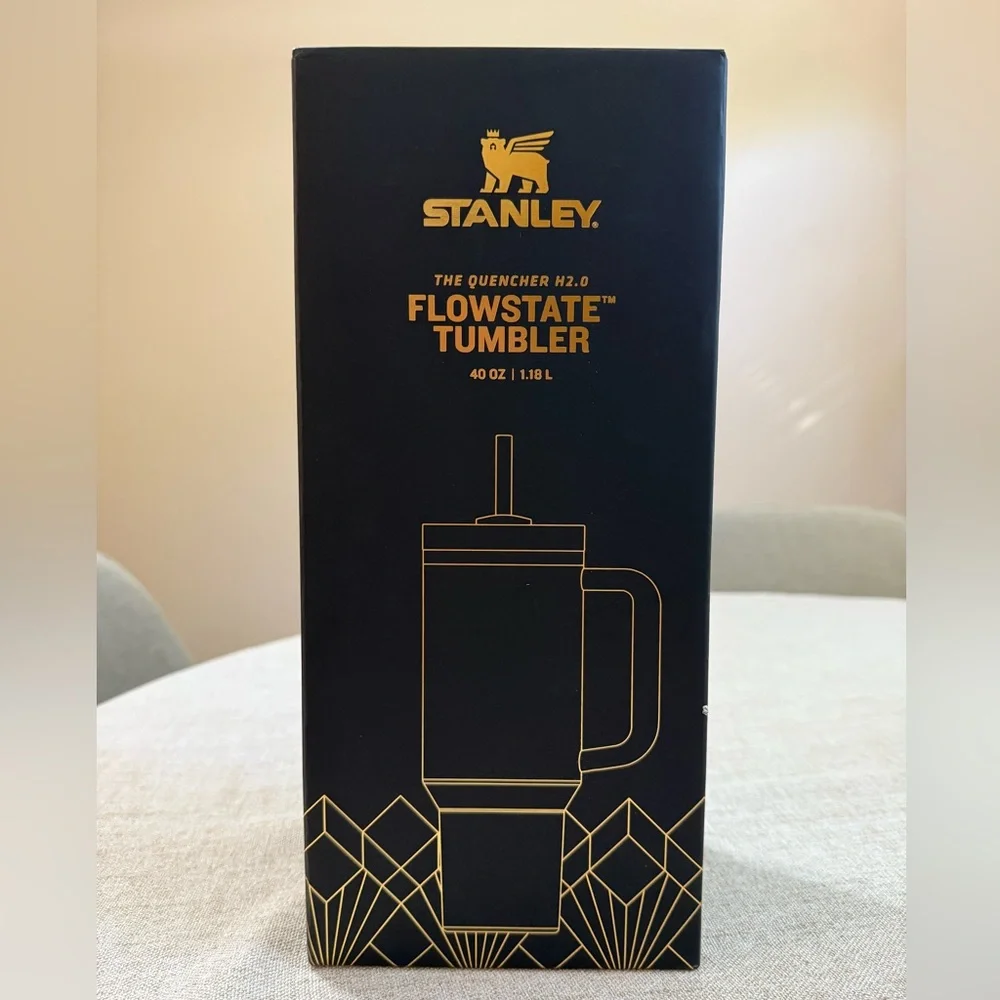 Stanley Navy and Gold Flowstate Tumbler with Straw 40 oz - Picture 8 of 10